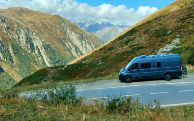 Herbstliche Wohnmobiltour: Die schönsten Routen durch die Schweiz im Oktober